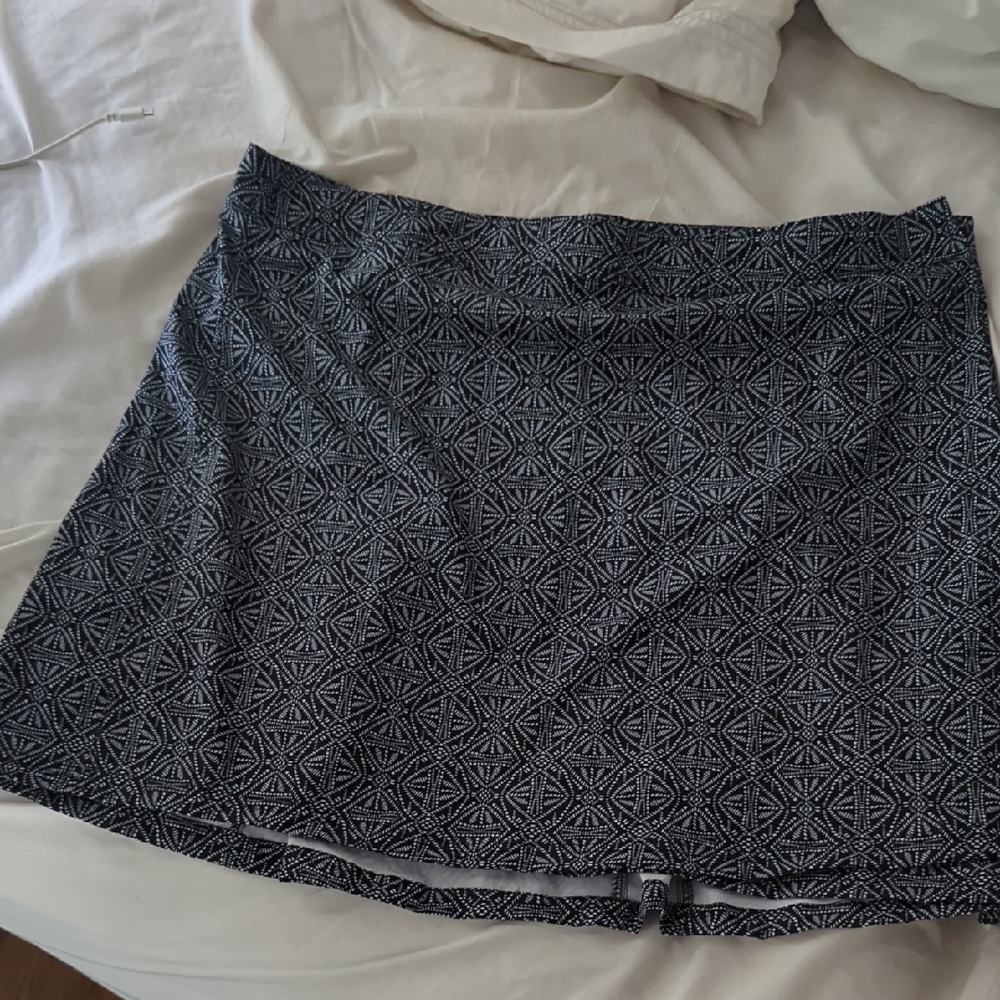 Ripskirt Hawaii Black and White Mini Skirt